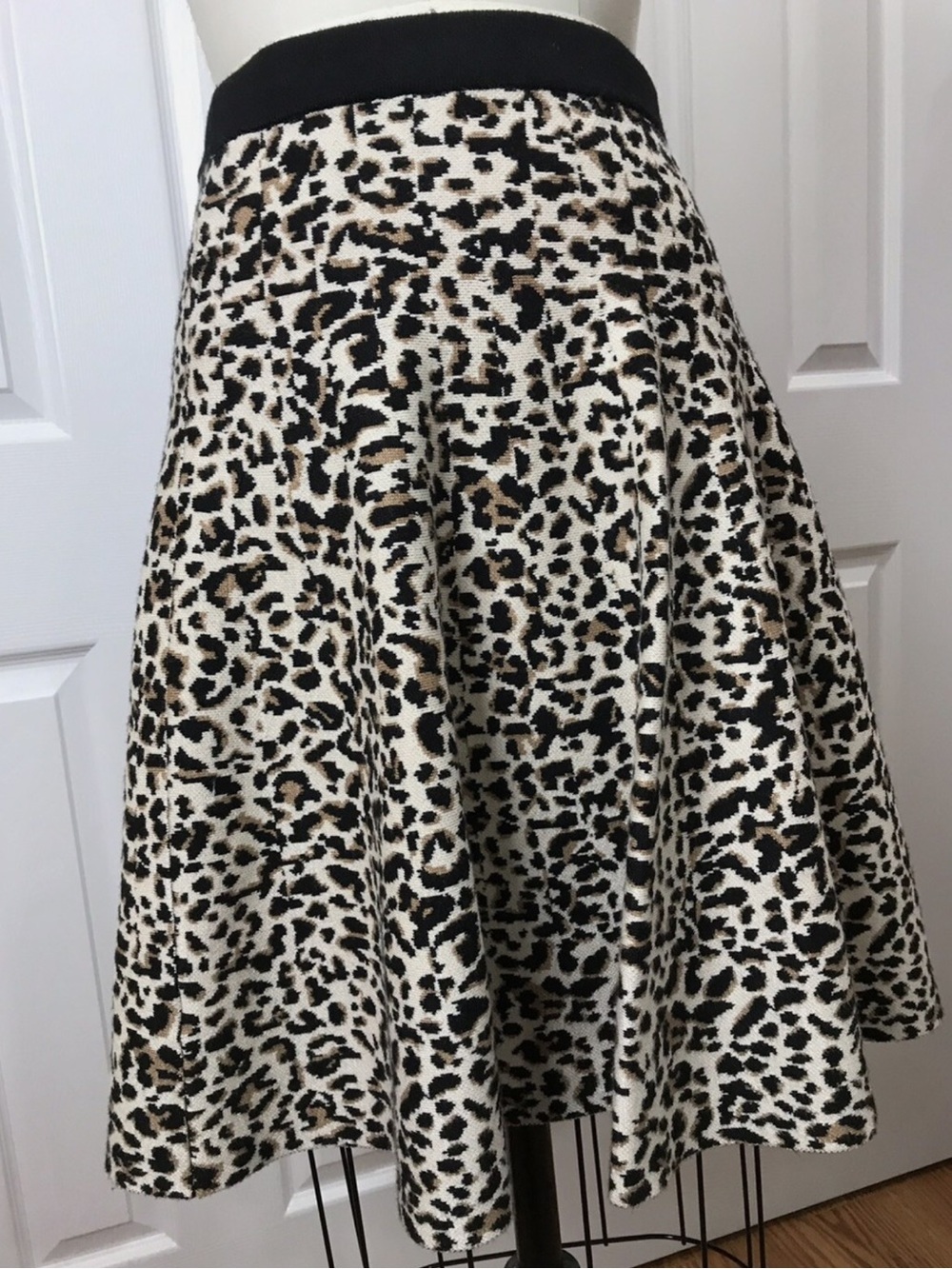 CONTEXT XS Ivory Black Tan Animal Print Pull On Skater Knit Skirt